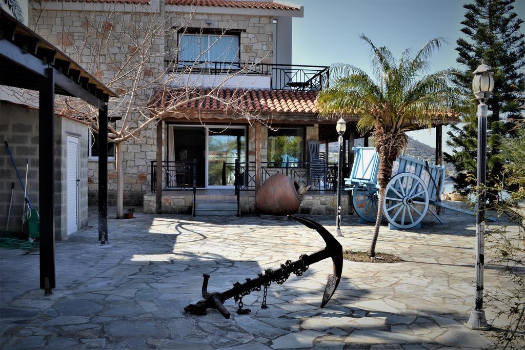 Fata Morgana Villa Pomos Luaran gambar